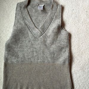 Chloe vest size small